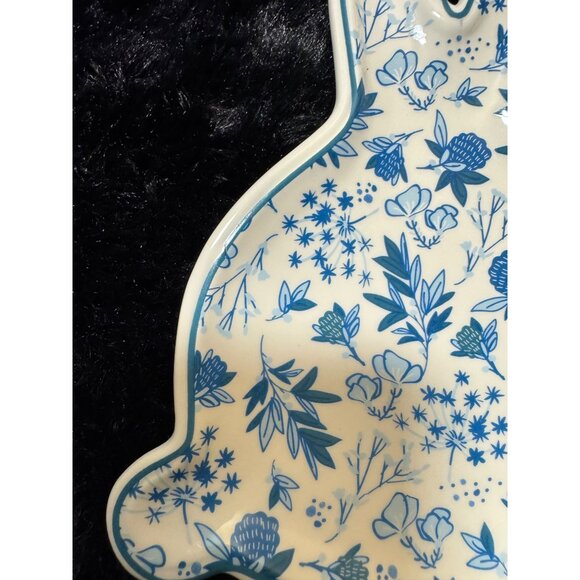Tag Rabbit-Shaped Ceramic Floral Plate Blue & White Design  Easter Trinket Dish - Picture 5 of 8